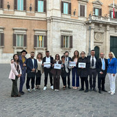 Caso Nessy Guerra, da Sanremo a Montecitorio: la storia di una donna che ora l’Italia non può più fingere di non vedere Caso Nessy Guerra, da Sanremo a Montecitorio: la storia di una donna che ora l’Italia non può più fingere di non vedere