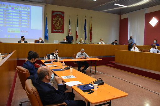 Il consiglio comunale di Ventimiglia Il consiglio comunale di Ventimiglia