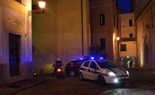 Sanremo, piazza San Siro tra schiamazzi e degrado: “Urla fino all’alba, minacce e paura. Non possiamo più vivere così”