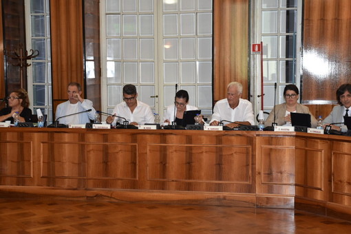 Tensioni nella maggioranza di Sanremo, l’opposizione attacca: “Serve più confronto e coesione”