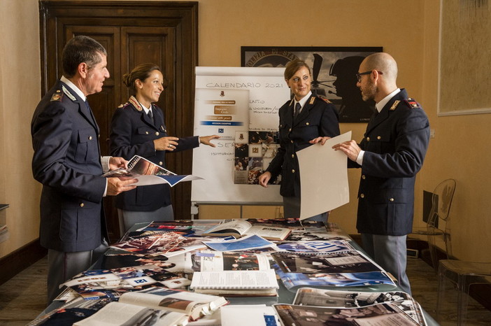 Il calendario 2021 della Polizia di Stato quest'anno vedrà il sostegno dell'emergenza Coronavirus
