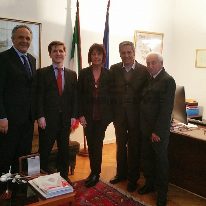 La delegazione sanremese in visita al console italiano a San Pietroburgo