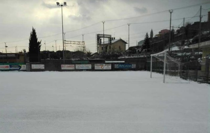 Ventimiglia: campo 'Morel' totalmente innevato, annullati gli allenamenti di oggi Ventimiglia: campo 'Morel' totalmente innevato, annullati gli allenamenti di oggi