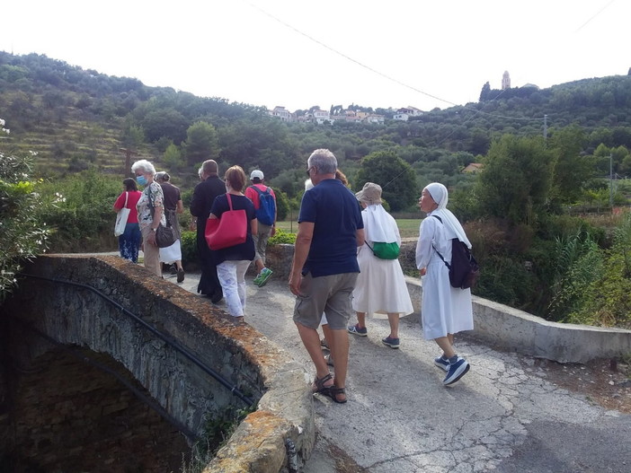 Diano Marina: ieri il primo incontro del ‘Cammino di Santiago de Compostela per tutti’ (Foto) Diano Marina: ieri il primo incontro del ‘Cammino di Santiago de Compostela per tutti’ (Foto)