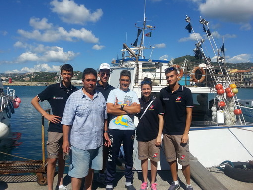 Imperia: quattro ragazzi della 6a edizione di 'Campogiovani' ieri ospiti dei pescatori di Oneglia