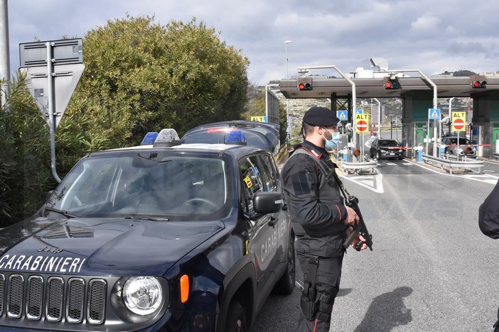 Si avvicina il weekend di Pasqua: saranno incrementati i controlli ai confini e sulle strade, cosa si potrà e non potrà fare Si avvicina il weekend di Pasqua: saranno incrementati i controlli ai confini e sulle strade, cosa si potrà e non potrà fare