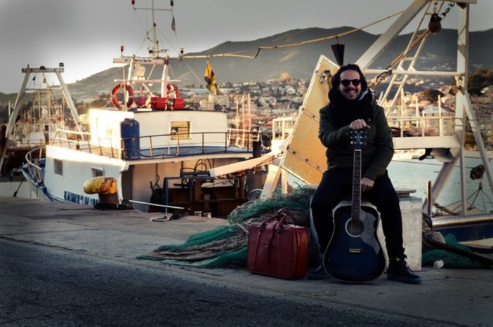 Sanremo: il cantautore Christian Gullone lancia la campagna crowdfounding per il suo primo disco, intervista sul progetto #MA Sanremo: il cantautore Christian Gullone lancia la campagna crowdfounding per il suo primo disco, intervista sul progetto #MA