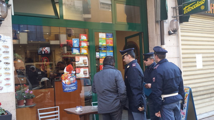 Operazione “Alto Impatto”: blitz della Polizia e sigilli ad un altro bar di via Pietro Agosti a Sanremo