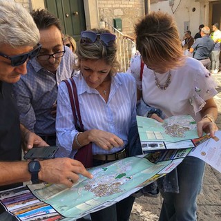 Caccia ai Tesori Arancioni del Touring Club Italiano Caccia ai Tesori Arancioni del Touring Club Italiano