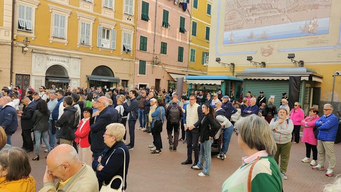 Imperia al voto, fine corsa per Claudio Scajola in piazza San Giovanni "Con oggi si chiude l'ultima campagna elettorale  della mia vita" (Foto e video)