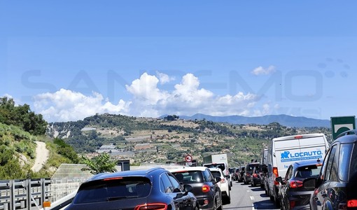Dopo la Pasqua da record nel Ponente oggi traffico intenso e code sulla A10 Genova-Ventimiglia nel savonese