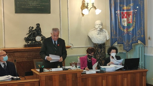 Imperia: il Consiglio provinciale ricorda Gianni Giuliano, ex Presidente scomparso venerdì scorso (Foto e Video) Imperia: il Consiglio provinciale ricorda Gianni Giuliano, ex Presidente scomparso venerdì scorso (Foto e Video)