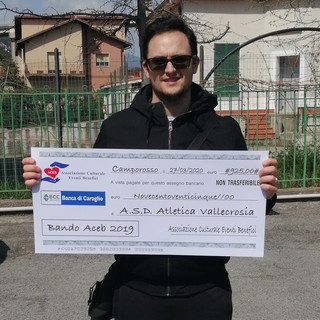 Consegnati dalla Aceb gli assegni 'virtuali' alle associazioni 'Non siamo soli' e 'Atletica di Vallecrosia'