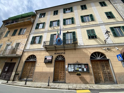 Ceriana: fibra ottica a 1 Gb nel paese della Valle Armea, connessi anche Comune e scuola, la soddisfazione del Sindaco Ceriana: fibra ottica a 1 Gb nel paese della Valle Armea, connessi anche Comune e scuola, la soddisfazione del Sindaco