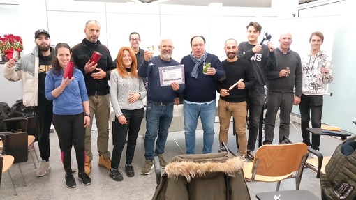 “L’essenziale dietro al bancone”, successo per il corso pratico barman a 360° organizzato da CNA Imperia (Foto)