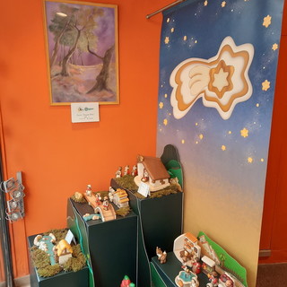 Olioliva 2022: dieci vetrine del centro storico di Oneglia per la rassegna di pittura promossa da Confesercenti (Foto)