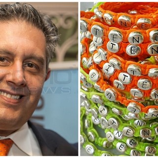 Il governatore della Liguria Giovanni Toti ed i braccialetti 'Battitene U Belin'
