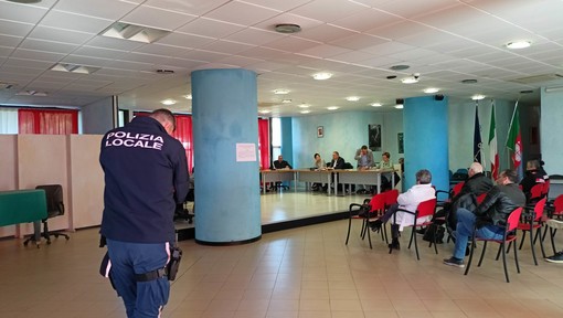 Consiglio comunale a Vallecrosia, Perri "Strade piene di buche". Biasi "Al via intervento di chiusura" Consiglio comunale a Vallecrosia, Perri "Strade piene di buche". Biasi "Al via intervento di chiusura"