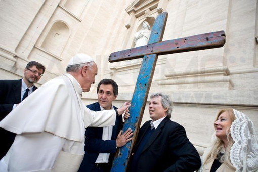 La Croce di Lampedusa, benedetta da Papa Francesco ad aprile, passerà da Ventimiglia