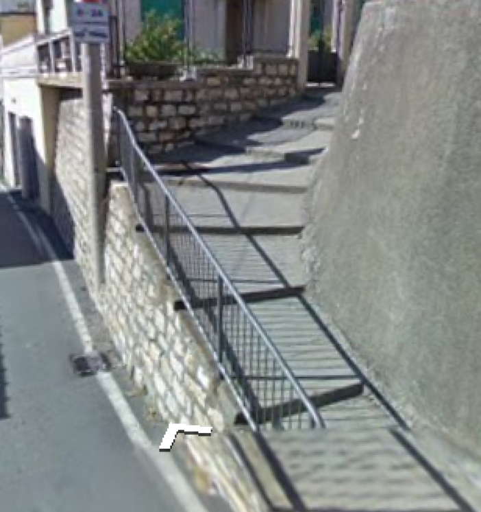 Imperia: accesso alle scuole elementari di Castelvecchio, la precisazione di un'insegnante