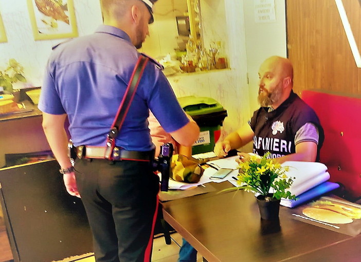 Ventimiglia: vende prodotti come freschi e a rischio per la salute, denunciato un 'kebabbaro' Ventimiglia: vende prodotti come freschi e a rischio per la salute, denunciato un 'kebabbaro'