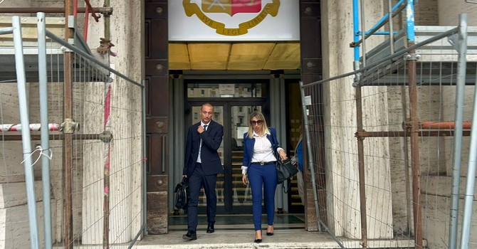 Caso Beatrice, sei ore di incidente probatorio a Genova. Le sorelline ascoltate, i legali: “Nessun commento sulle dichiarazioni” Caso Beatrice, sei ore di incidente probatorio a Genova. Le sorelline ascoltate, i legali: “Nessun commento sulle dichiarazioni”