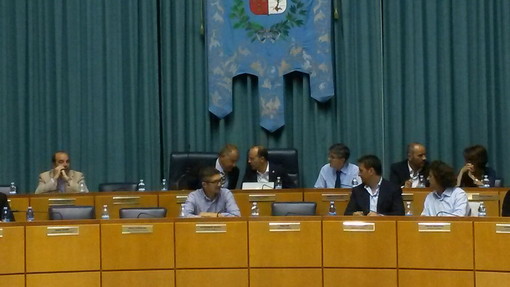 Consiglio Comunale Imperia: approvato il documento sull'Agnesi, verrà chiesto un incontro con Colussi Consiglio Comunale Imperia: approvato il documento sull'Agnesi, verrà chiesto un incontro con Colussi