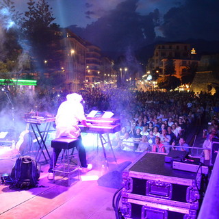 Sanremo: grande successo in Pian di Nave per il 'Concerto grosso' con i New Trolls e la Sinfonica (Foto e Video)