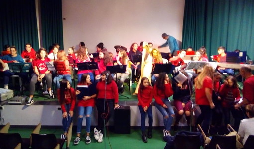 Ventimiglia: ieri pomeriggio il concerto di Natale dei ragazzi della Scuola Media Biancheri Ventimiglia: ieri pomeriggio il concerto di Natale dei ragazzi della Scuola Media Biancheri