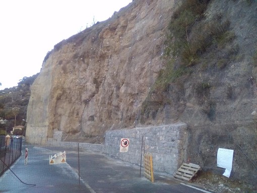 Ventimiglia: quasi terminati i lavori di messa in sicurezza, a giorni l'apertura di corso Toscanini (Foto) Ventimiglia: quasi terminati i lavori di messa in sicurezza, a giorni l'apertura di corso Toscanini (Foto)