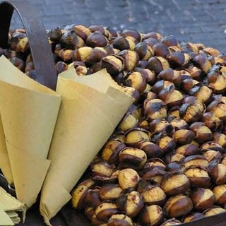 Sanremo: vuoi vendere le caldarroste? Il Comune ha riaperto i termini per la presentazione delle domande