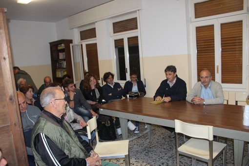 Elezioni Amministrative di Imperia: il candidato sindaco Carlo Capacci incontra gli abitanti di Moltedo Elezioni Amministrative di Imperia: il candidato sindaco Carlo Capacci incontra gli abitanti di Moltedo