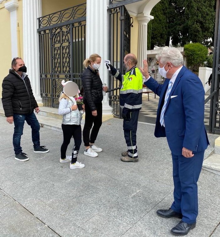Ventimiglia: la Protezione Civile al servizio dei cittadini per far visita ai cimiteri in totale sicurezza (Foto)