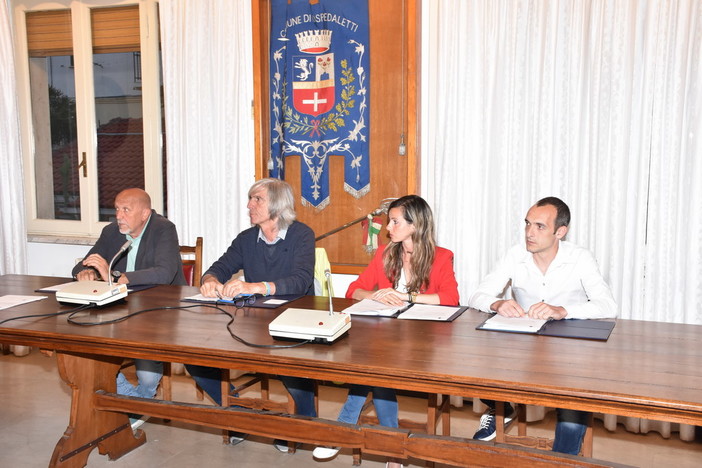Ospedaletti: passano le due pratiche immobiliari in Consiglio ma l'opposizione critica le decisioni dell'Amministrazione Ospedaletti: passano le due pratiche immobiliari in Consiglio ma l'opposizione critica le decisioni dell'Amministrazione
