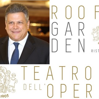 Giancarlo Prestinoni, direttore generale del Casinò di Sanremo, e due dei nuovi loghi Giancarlo Prestinoni, direttore generale del Casinò di Sanremo, e due dei nuovi loghi