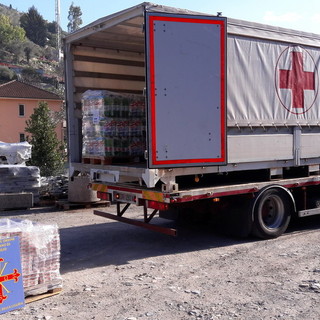 Ventimiglia: un camion carico di aiuti alimentari per i migranti del campo Roya