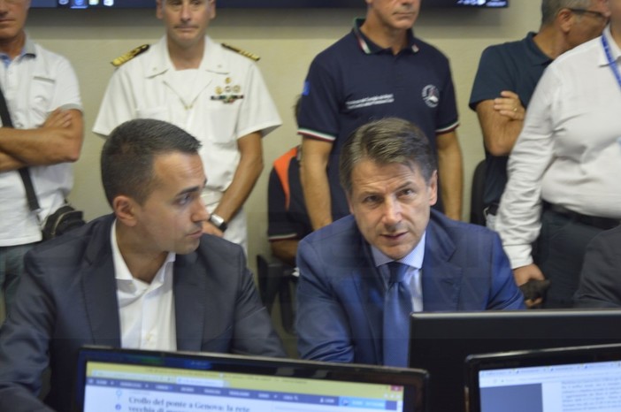 Conte, Di Maio e Salvini a Genova per un Consiglio dei Ministri straordinario (Foto e Video)