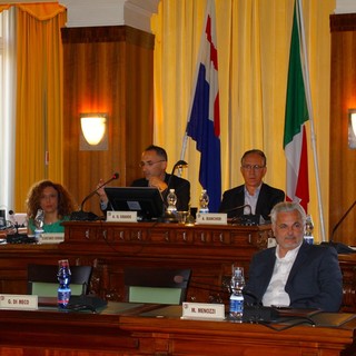 Sanremo: “Grazie al PUC portiamo avanti i progetti per il Palazzetto dello Sport, Porto Vecchio e il Pala Festival”, la soddisfazione del Sindaco Biancheri dopo la ‘maratona’ in Consiglio (Video)