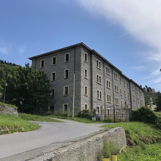 Bando deserto per l'ex caserma Tamagni di Triora: ora si aprono due strade per il Comune