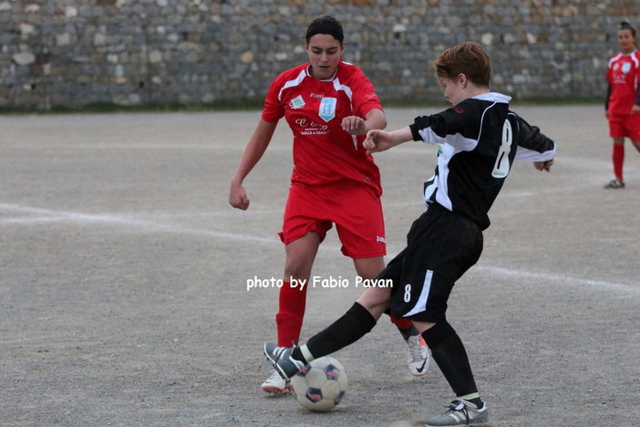 Calcio femminile: sconfitta ad Alassio per la Matuziana che recrimina per una espulsione