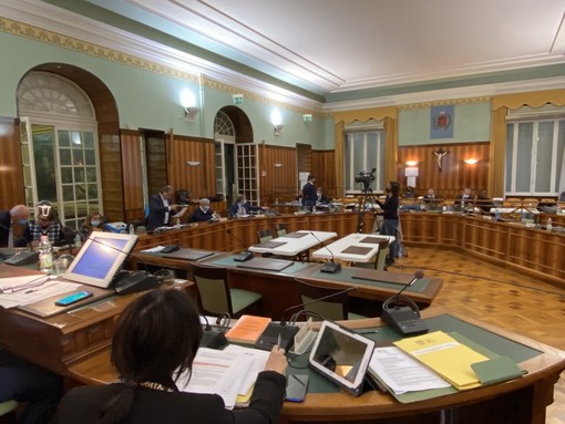 Sanremo: il 'caso' del Consigliere senza green pass, il presidente Il Grande "Vicenda da gestire seguendo le norme" Sanremo: il 'caso' del Consigliere senza green pass, il presidente Il Grande "Vicenda da gestire seguendo le norme"