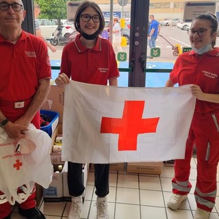 Sanremo: carrello solidale con la Croce Rossa Italiana al Carrefour di Bussana