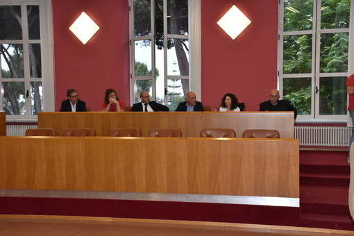 Ventimiglia: spaccatura in maggioranza e Consiglio sospeso, il PD "La città non merita un'amministrazione irresponsabile e superficiale"