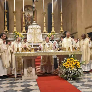Sanremo: alla Concattedrale di San Siro la solenne celebrazione del Corpus Domini (Foto e Video)