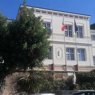 Bordighera: deciso aumento dei costi energetici, l'Amministrazione riesce comunque a far quadrare il bilancio