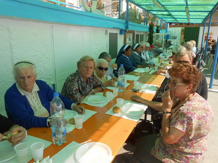 Residenza protetta per anziani 'Casa Rachele': Vernante e Vallecrosia tutti al mare