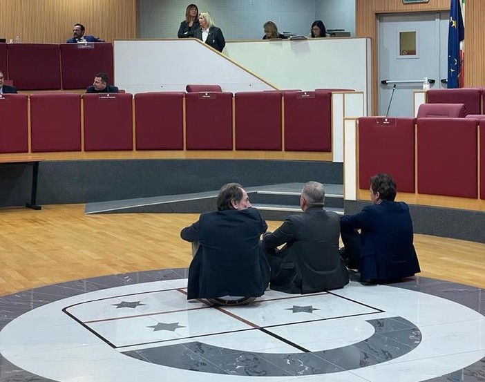 Consiglio regionale per tutta la notte: approvato maxi emendamento al posto del Piano Socio-Sanitario