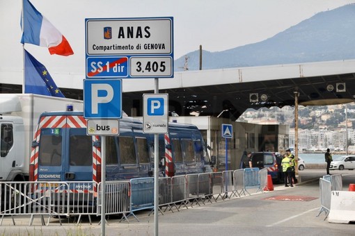 Dalla Francia: il primo Ministro Philippe conferma il 'lock down' in tutto il paese fino al 15 aprile Dalla Francia: il primo Ministro Philippe conferma il 'lock down' in tutto il paese fino al 15 aprile