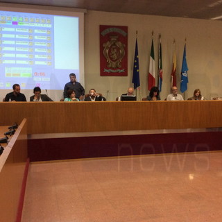 Ventimiglia: il bilancio passa l'esame del Consiglio, via libera alle prime due variazioni. Pareggio stimato a oltre 29 milioni