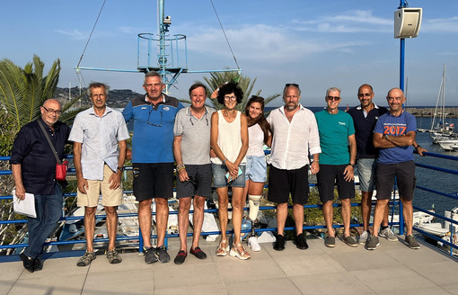 Il Consiglio Direttivo della Canottieri, da destra: Alessandro Mager, Luca Rossi, Gianni Mascelli, Sergio Tommasini, Amanda Embriaco (atleta di paracanoa nazionale e non in Consiglio), Monica Albarelli, Aldo Baggioli, Renato Alberti, Marco Raffa e Walter Vacchino.